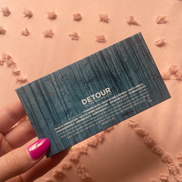 NWOB Urban Decay On The Run palette in Detour - Picture 2 of 4